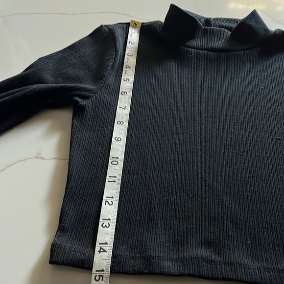 Altar'd State Turtle Neck Crop Black Top. Long Sleeves. XS very good condition - Picture 6 of 8
